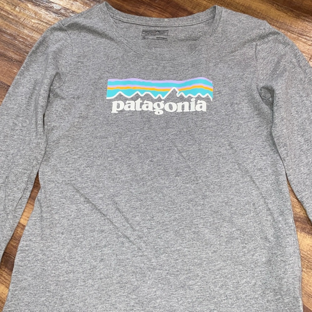 Patagonia Long Sleeve gray tee size XL 14